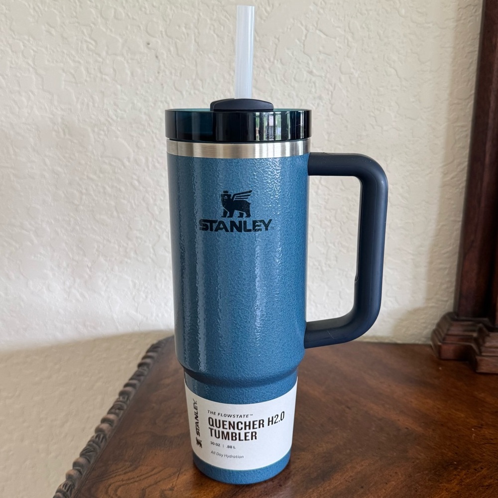 NWT Stanley Hammertone Lake Quencher H2.0 Flowstate Tumbler 30 oz P0174